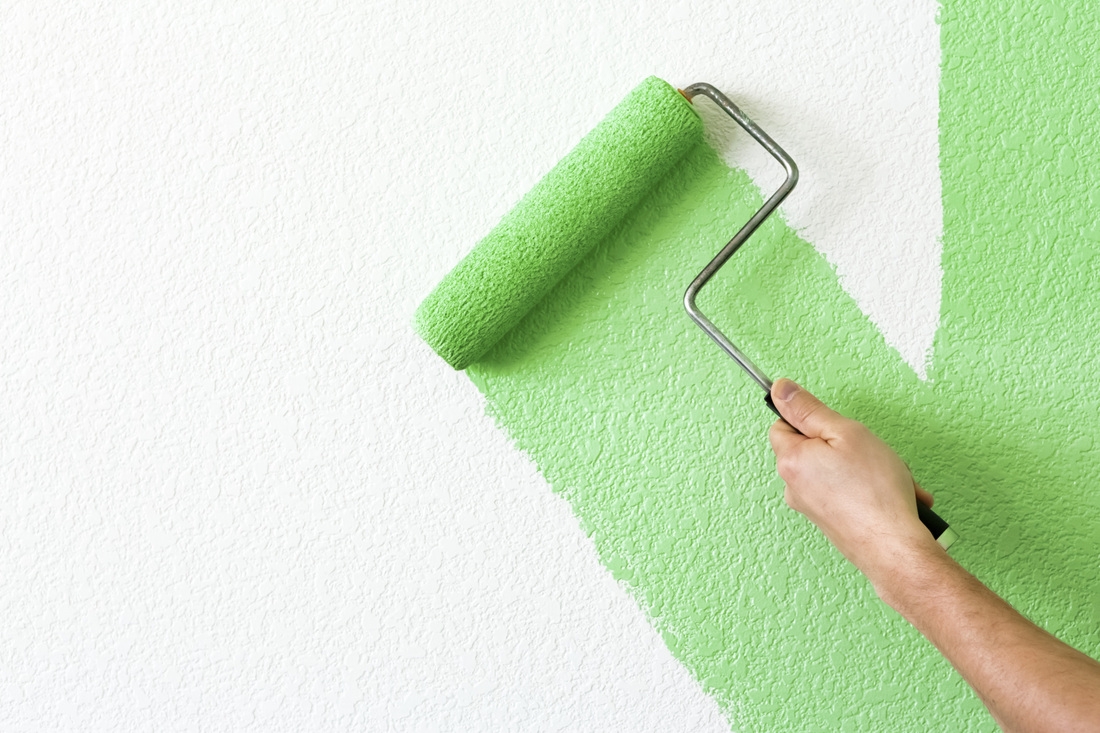 Как красить стены и потолок валиком