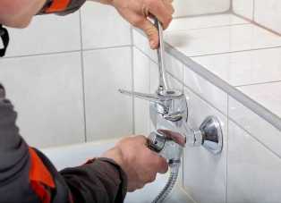 Как правильно установить смеситель для ванной комнаты: пошаговая инструкция