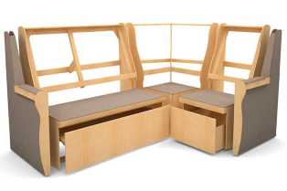 Как придать мягкости и комфорта деревянной мебели