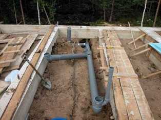 Установка и обслуживание системы канализации в загородном доме